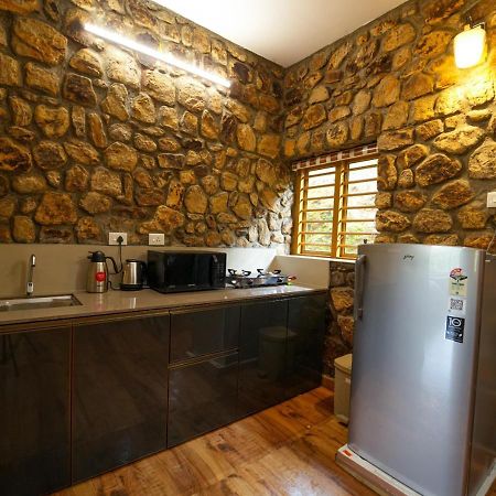 Tiyans Stone Castle Private Tea Villa Vagamon By Voye Homes Bagian luar foto