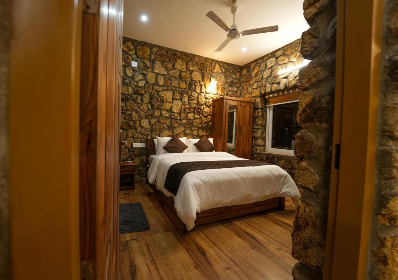 Tiyans Stone Castle Private Tea Villa Vagamon By Voye Homes Bagian luar foto