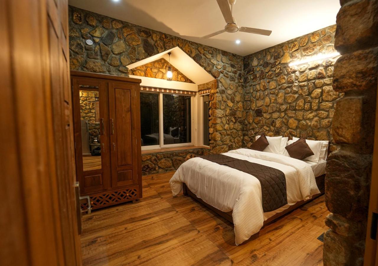 Tiyans Stone Castle Private Tea Villa Vagamon By Voye Homes Bagian luar foto