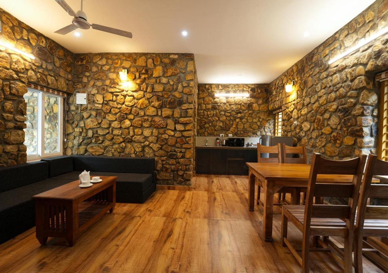 Tiyans Stone Castle Private Tea Villa Vagamon By Voye Homes Bagian luar foto