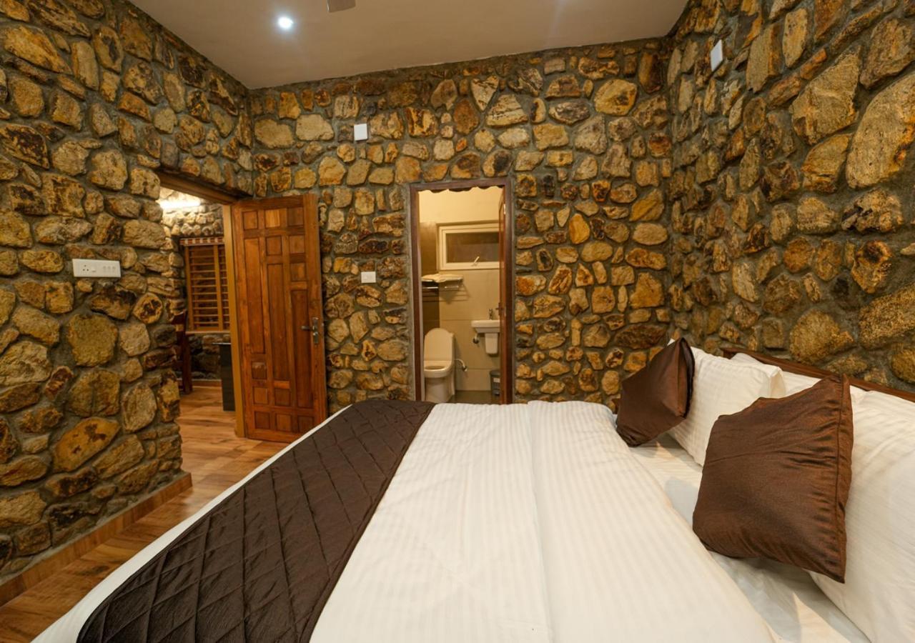 Tiyans Stone Castle Private Tea Villa Vagamon By Voye Homes Bagian luar foto