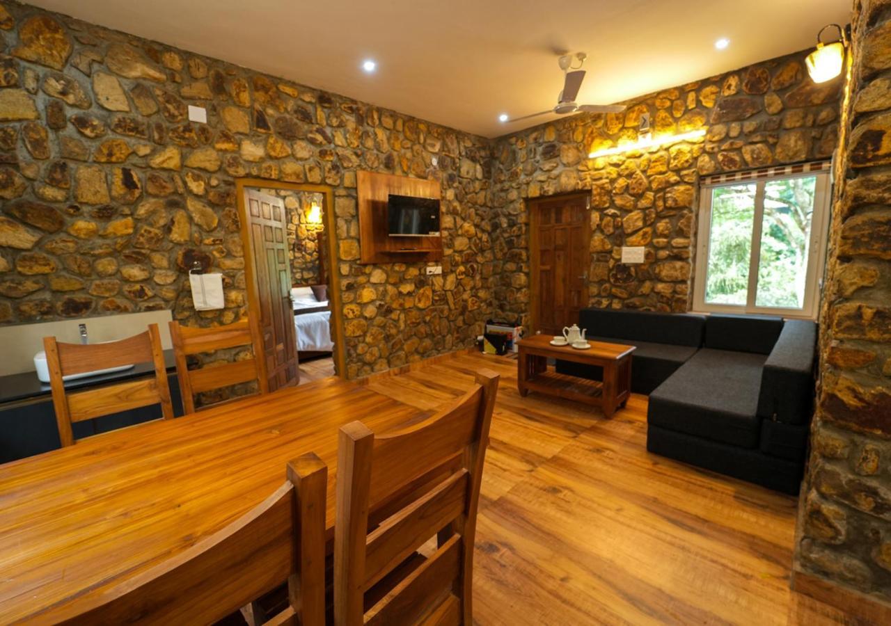 Tiyans Stone Castle Private Tea Villa Vagamon By Voye Homes Bagian luar foto