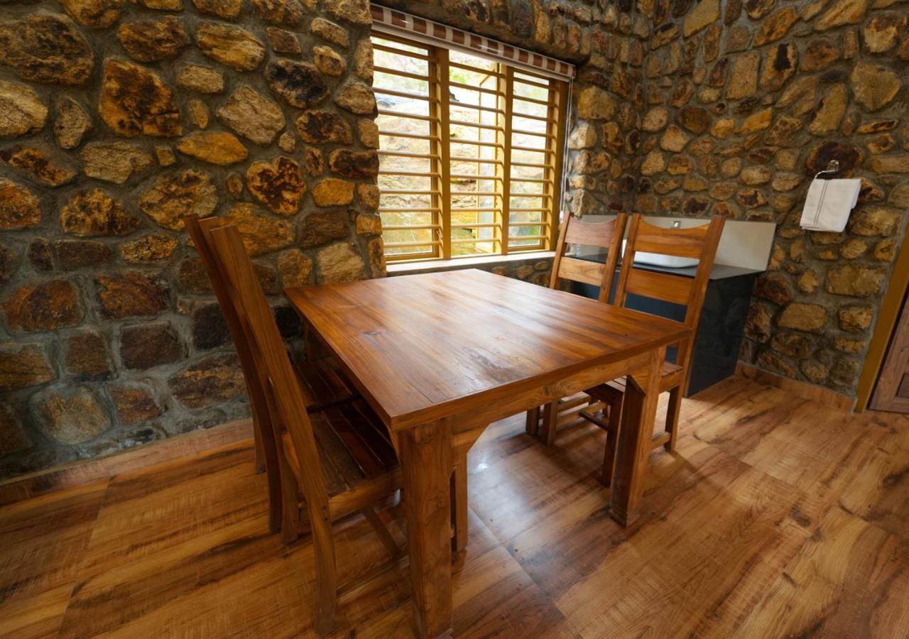 Tiyans Stone Castle Private Tea Villa Vagamon By Voye Homes Bagian luar foto
